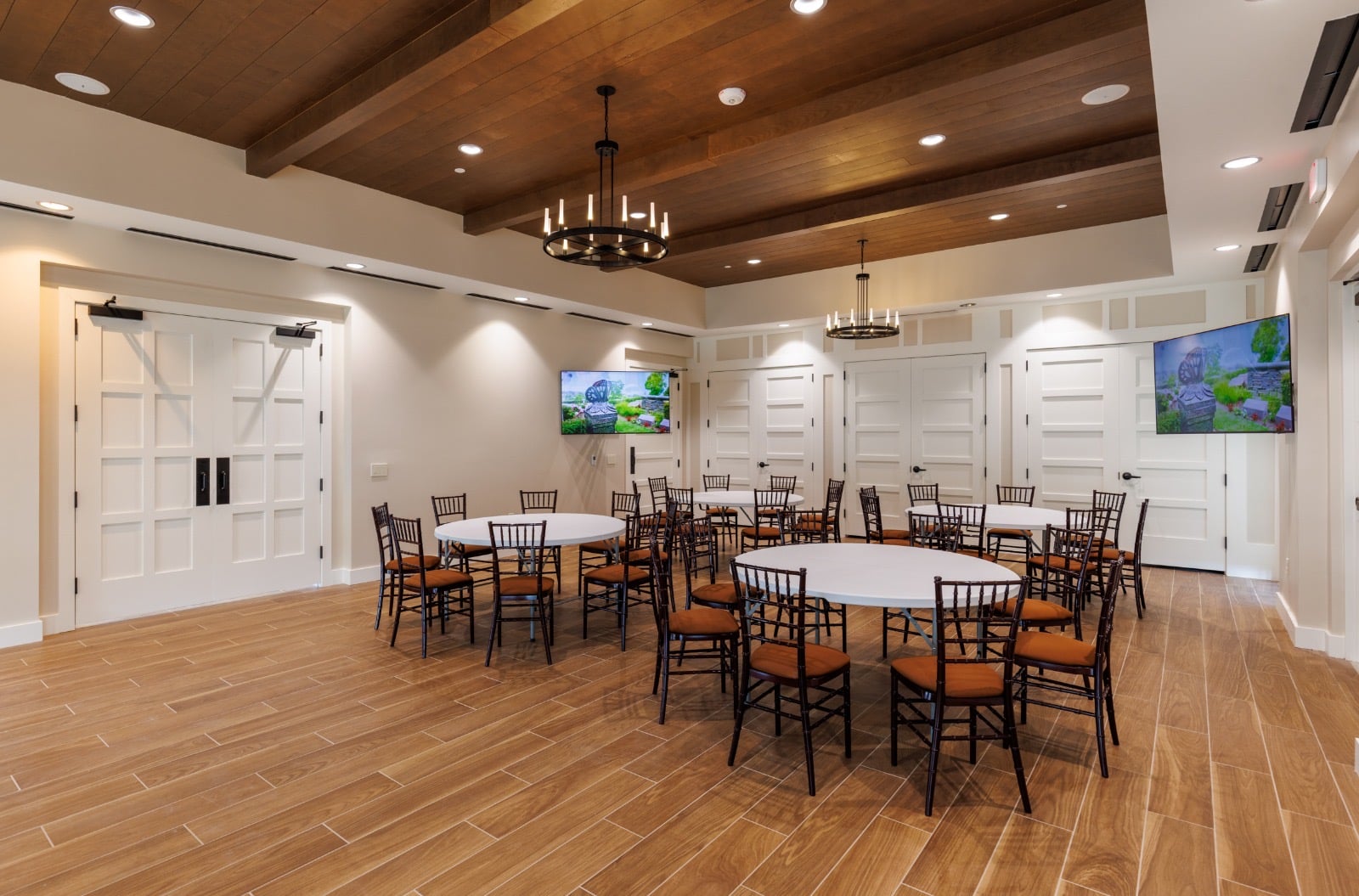 Event room with wood-look plank tile